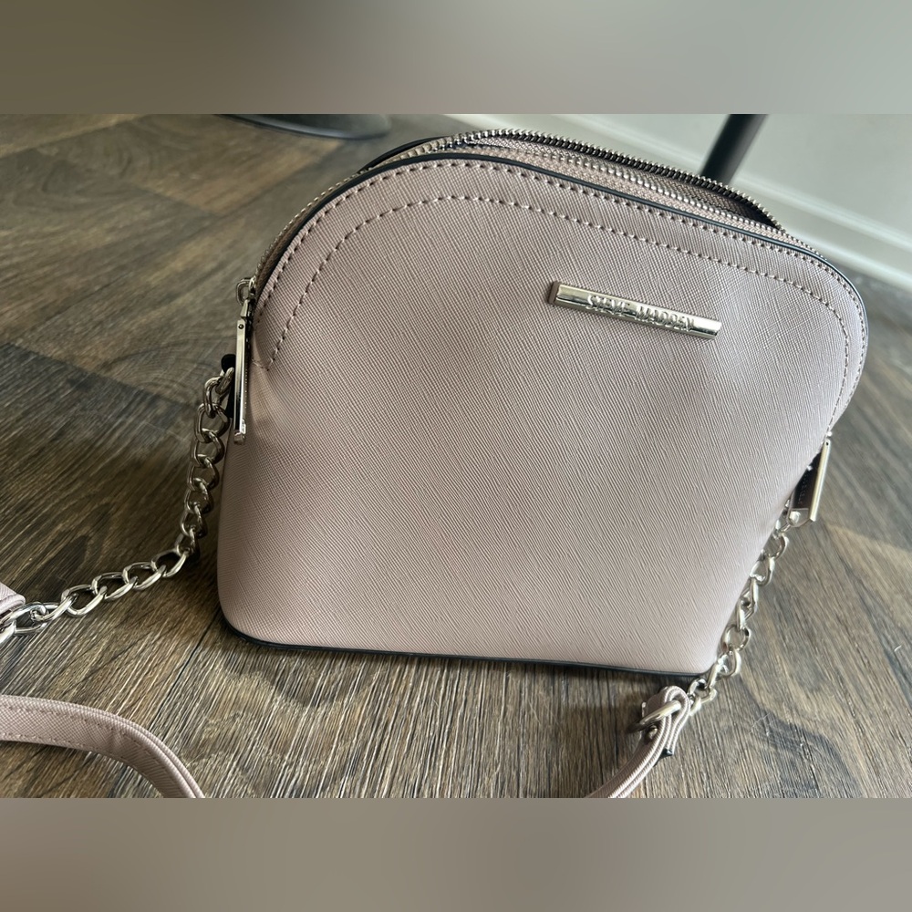 SOLD: Steve Madden crossbody purse